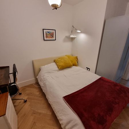 Bright Spacious Apartment In The Park London Eksteriør billede