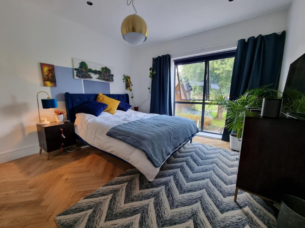 Bright Spacious Apartment In The Park London Eksteriør billede