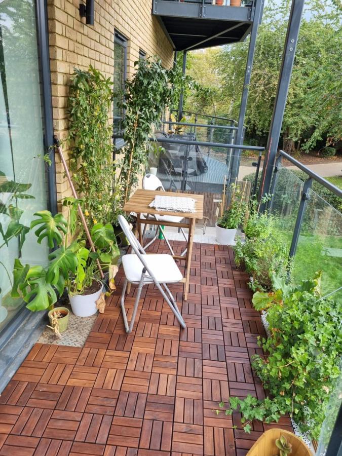 Bright Spacious Apartment In The Park London Eksteriør billede