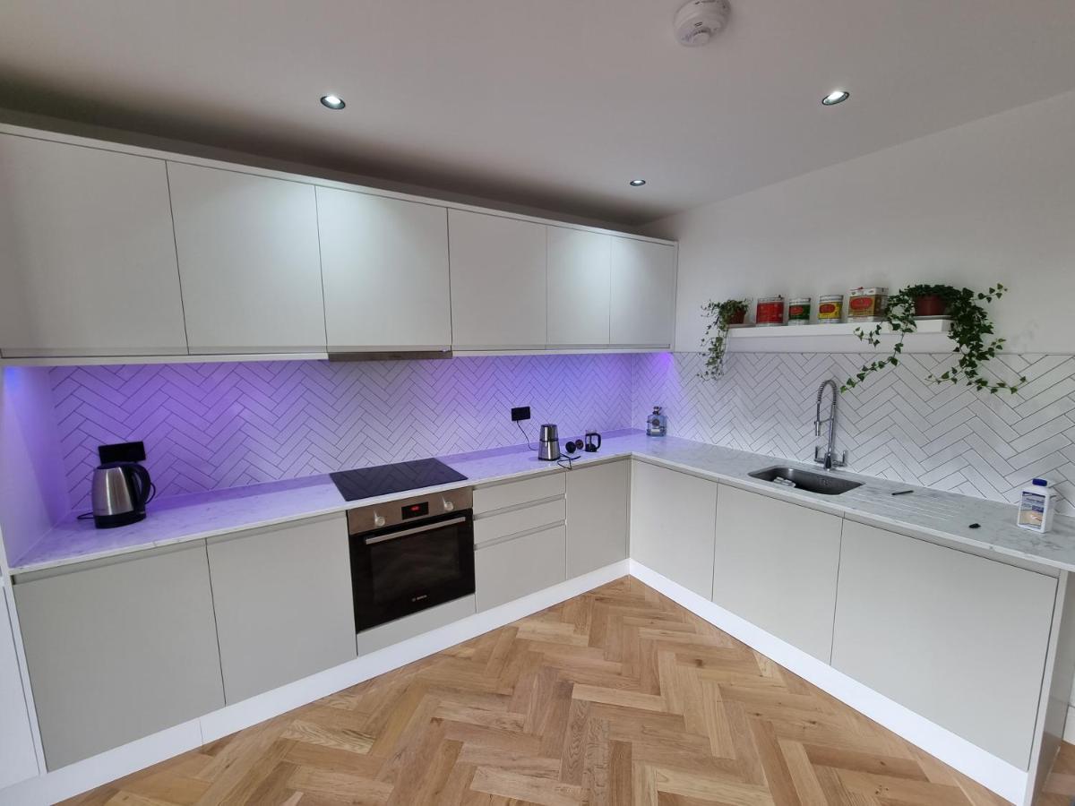 Bright Spacious Apartment In The Park London Eksteriør billede